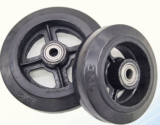 Wytrzymałe 4-calowe gumowe kółko obrotowe z żelaznym rdzeniem z płytą górną i hamulcem